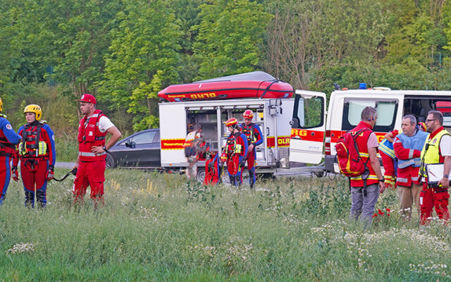 Bereitsstellungsraum der Einsatzkräfte von DLRG und Wasserwacht.