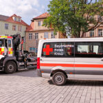 Abholung MNVZ-Betreuungscontainer mit Wechselladerfahrzeug des BRK Bayreuth.