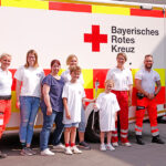 Fiaccolata 2023 erreicht den BRK-Kreisverband Bayreuth. Mit dabei Rettungsdienst und Wasserwacht OG Bayreuth.