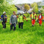 Rettungsdienste und Feuerwehren üben für den Einsatzfall in Altenplos – Einsatzkräfte üben die Rettung von Patienten im unwegsamen Gelände