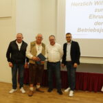 Michael Schubert - geehrt für 25 Jahre Betriebszugehörigkeit zum BRK-Kreisverband Bayreuth, mit Dietmar Kasel (Leitung Rettungsdienst Bayreuth), Alexander Pscherer (Vorsitzender des Personalrates) und Markus Ruckdeschel (BRK-Kreisgeschäfstführer Bayreuth).